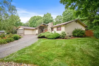 30 Dicsal Ln, Holyoke, MA 01040 - Photo 4