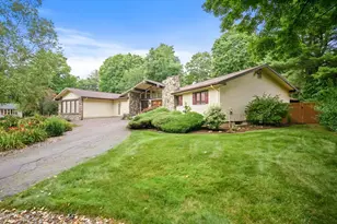 30 Dicsal Ln, Holyoke, MA 01040 - Photo 4