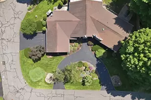 30 Dicsal Ln, Holyoke, MA 01040 - Photo 36