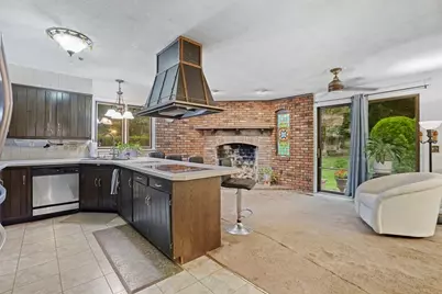 30 Dicsal Ln, Holyoke, MA 01040 - Photo 16