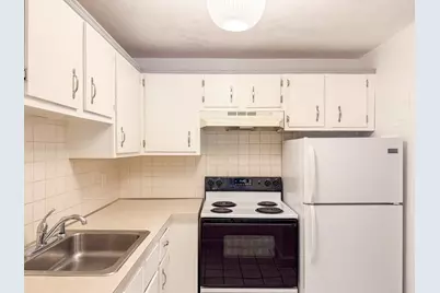 599 Old West Central St #D11, Franklin, MA 02038 - Photo 4