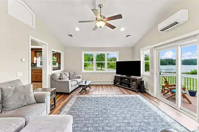 71 School St, Upton, MA 01568 - Photo 8