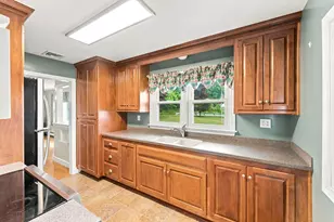 71 School St, Upton, MA 01568 - Photo 10