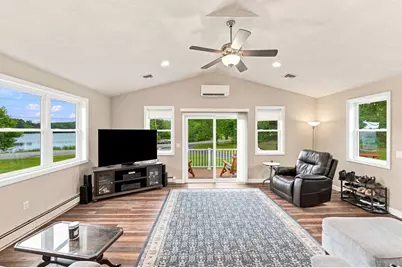 71 School St, Upton, MA 01568 - Photo 6