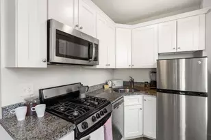62 West Cedar, Boston, MA 02114 - Photo 6