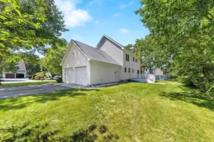 102 Cathedral Dr, Attleboro, MA 02703 - Photo 4