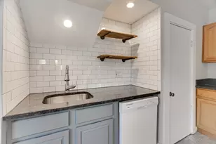 14 Wheatland St, Salem, MA 01970 - Photo 2