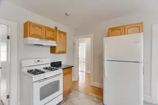 14 Wheatland St, Salem, MA 01970 - Photo 8