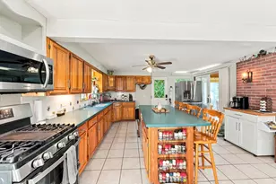 109 Providence St, Uxbridge, MA 01569 - Photo 14