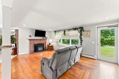 109 Providence St, Uxbridge, MA 01569 - Photo 8