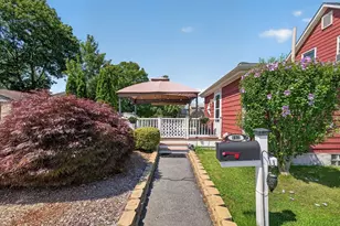 117 Bridge St, Fairhaven, MA 02719 - Photo 4