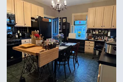 8 Hawes St, Fitchburg, MA 01420 - Photo 6