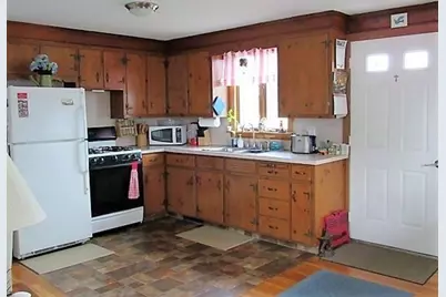9 Central Pl(Winter Rental), Bourne, MA 02532 - Photo 2