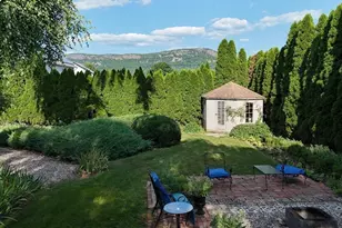 18 Bayberry Dr, Easthampton, MA 01027 - Photo 2