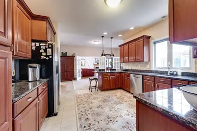 18 Bayberry Dr #18, Easthampton, MA 01027 - Photo 2