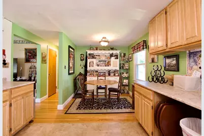 37 Philip St, Ludlow, MA 01056 - Photo 16