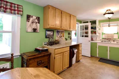 37 Philip St, Ludlow, MA 01056 - Photo 18