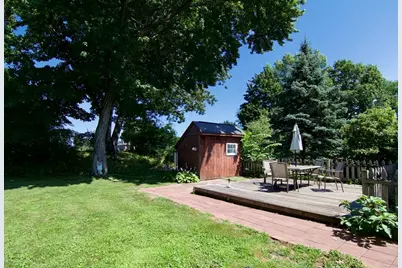 37 Philip St, Ludlow, MA 01056 - Photo 6