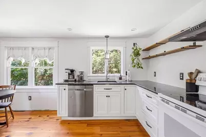 688 Plymouth St, Middleborough, MA 02346 - Photo 8