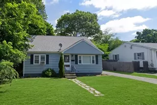 16 Longwood Ave, Peabody, MA 01960 - Photo 2