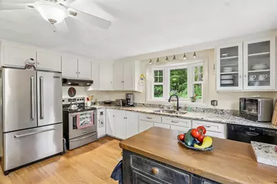 8 Foster St, Oxford, MA 01540 - Photo 18