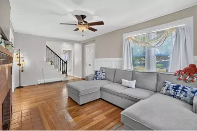 22 Fruit St, Leominster, MA 01453 - Photo 8