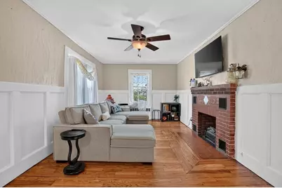 22 Fruit St, Leominster, MA 01453 - Photo 6