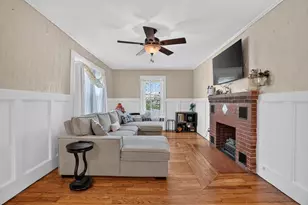 22 Fruit St, Leominster, MA 01453 - Photo 6