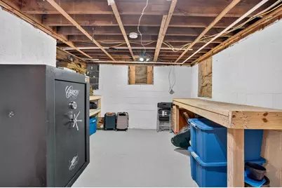 22 Fruit St, Leominster, MA 01453 - Photo 36