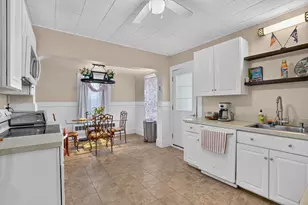 22 Fruit St, Leominster, MA 01453 - Photo 10