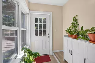 22 Fruit St, Leominster, MA 01453 - Photo 16