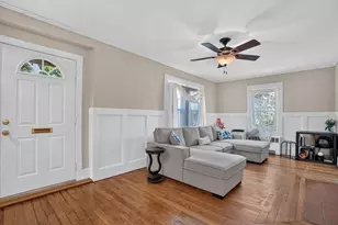 22 Fruit St, Leominster, MA 01453 - Photo 4