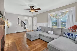 22 Fruit St, Leominster, MA 01453 - Photo 8