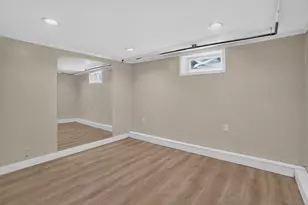 22 Fruit St, Leominster, MA 01453 - Photo 30