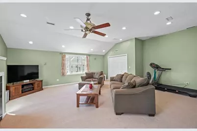 11 Fleming St, Lowell, MA 01851 - Photo 2