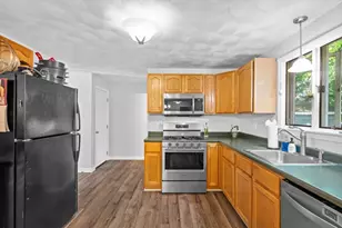 11 Fleming St, Lowell, MA 01851 - Photo 6