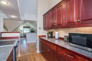 10 N Main St, Williamsburg, MA 01096 - Photo 16