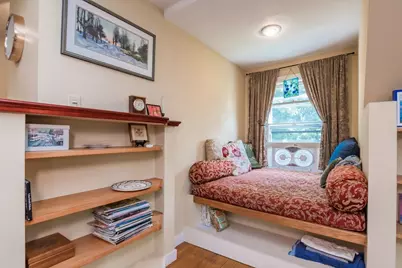 10 N Main St #5E, Williamsburg, MA 01096 - Photo 8