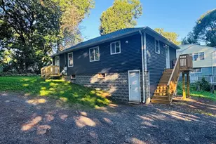 8 Robertson Dr, Shrewsbury, MA 01545 - Photo 2