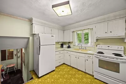 1372 Pleasant St, Brockton, MA 02301 - Photo 24