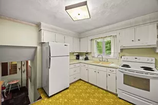 1372 Pleasant St, Brockton, MA 02301 - Photo 24