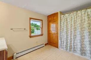 32 Wilmont St, Chicopee, MA 01013 - Photo 24