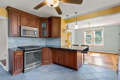 32 Wilmont St, Chicopee, MA 01013 - Photo 10