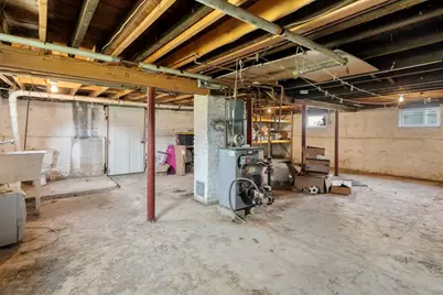 32 Wilmont St, Chicopee, MA 01013 - Photo 32