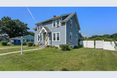 32 Wilmont St, Chicopee, MA 01013 - Photo 2
