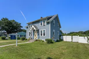 32 Wilmont St, Chicopee, MA 01013 - Photo 2