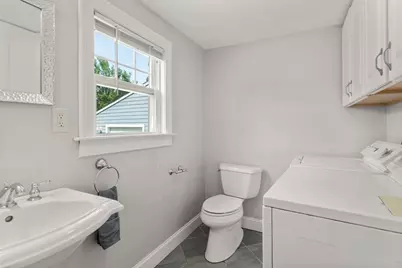 32 Wilmont St, Chicopee, MA 01013 - Photo 20