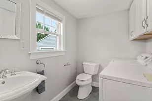 32 Wilmont St, Chicopee, MA 01013 - Photo 20