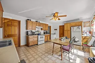 69 Bonner St, Chicopee, MA 01013 - Photo 6