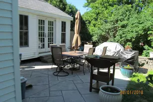 11 Travis Dr, Newton, MA 02467 - Photo 4
